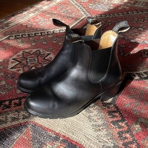 black heeled blundstone like new sz 9.5